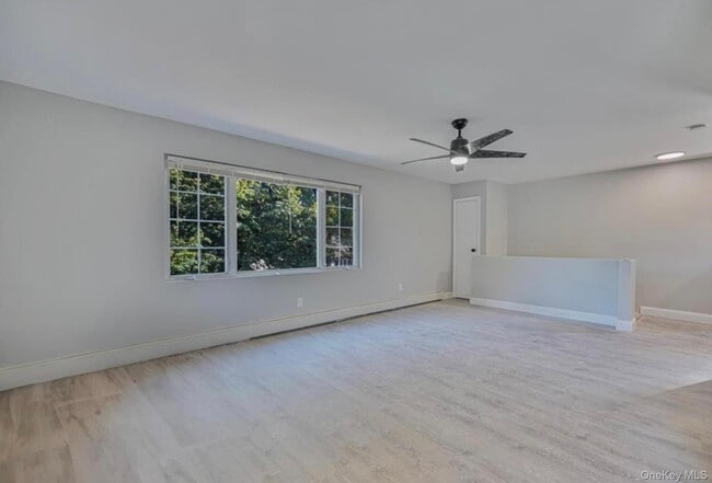 Photo - 137-22 Bedell St