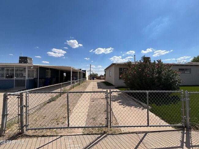 Photo - 6138 Taos Dr