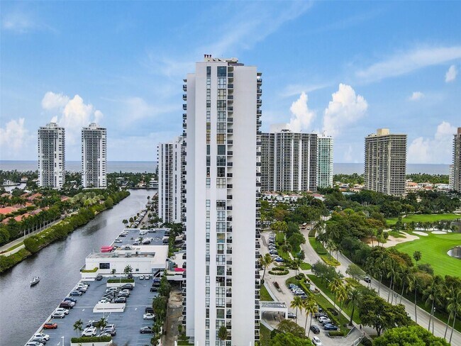 Photo - 3625 N Country Club Dr Unit 206