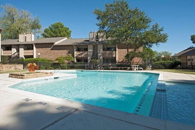 Photo - 2750 E Trinity Mls Rd Unidad c1