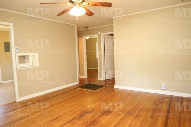 Photo - 230 N Whitcomb St