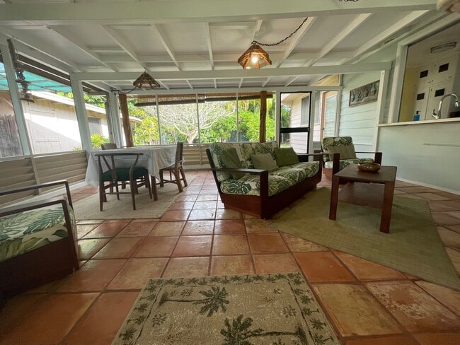 Photo - 258 Kuupua St