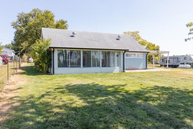 Photo - 810 Woodbine Rd