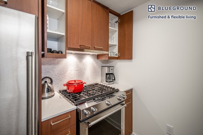 Photo - 28 K St SE Unidad FL10-ID125