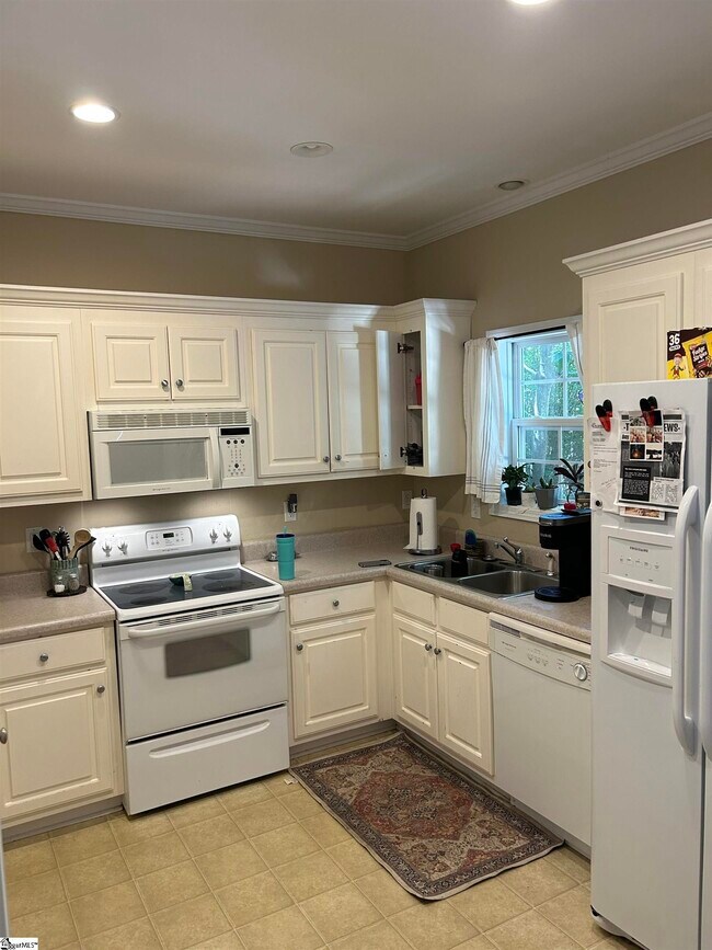 Photo - 13 Simmons Ave