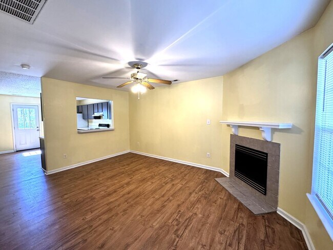 Photo - 2BR/2.5 Bath Townhome Minutes to Camp Lejuene
