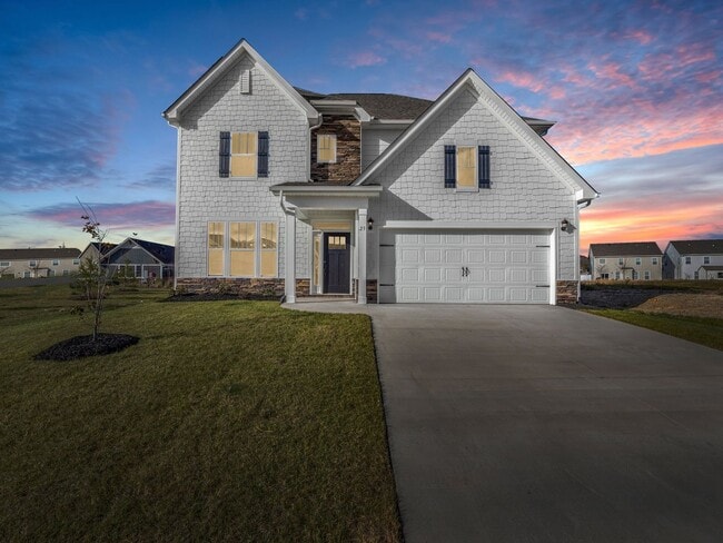 Building Photo - Luxurious New Constuction in Hendersonville Rental