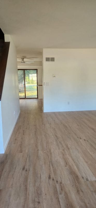 Photo - 326 E 2nd St