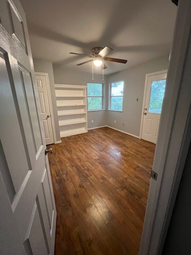 Photo - 539 Woodcreek Dr