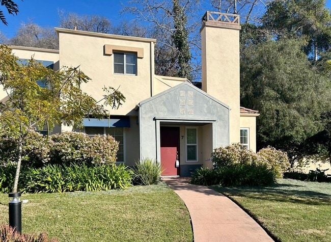 San Roque 3 Bedroom Townhouse - Available Late January - San Roque 3 Bedroom Townhouse - Available Late January Unit 7