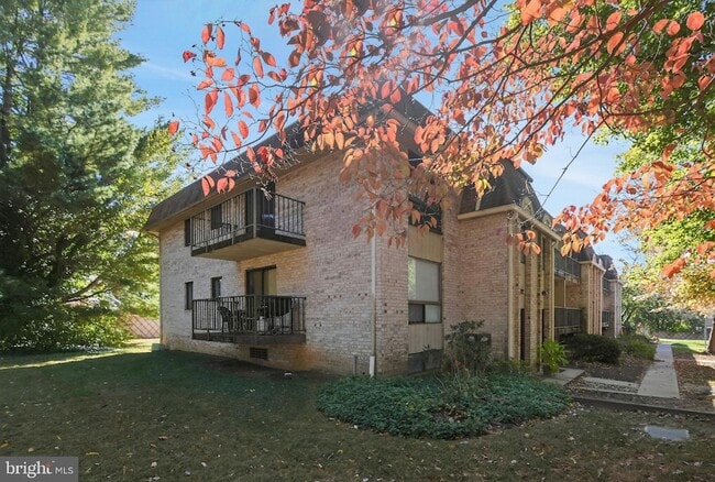 Building Photo - 356 Saybrook Ln Unit B