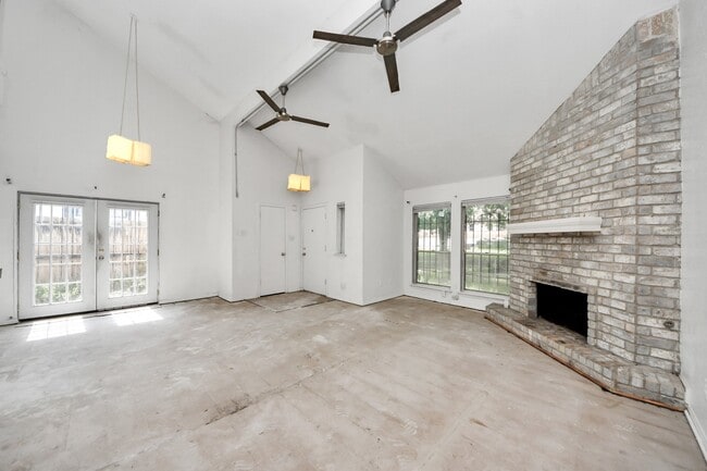 Photo - 5747 Easthampton Dr