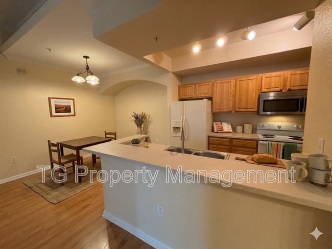 Photo - 10075 Gate Pkwy N