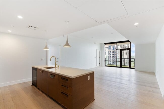 Photo - 70 Rainey St Unit 1701