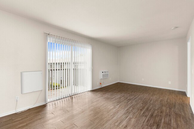 Photo - Melrose Manor Apartments - Riverside, CA