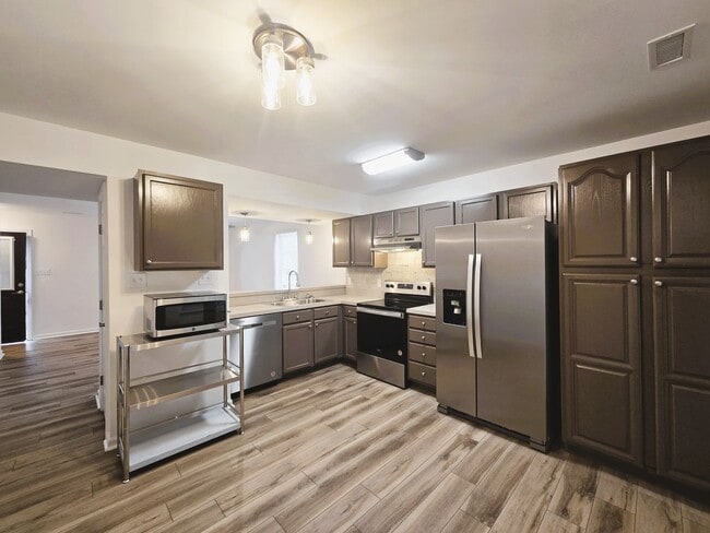 Photo - Renovated Two Bedroom Townhouse Close to L...