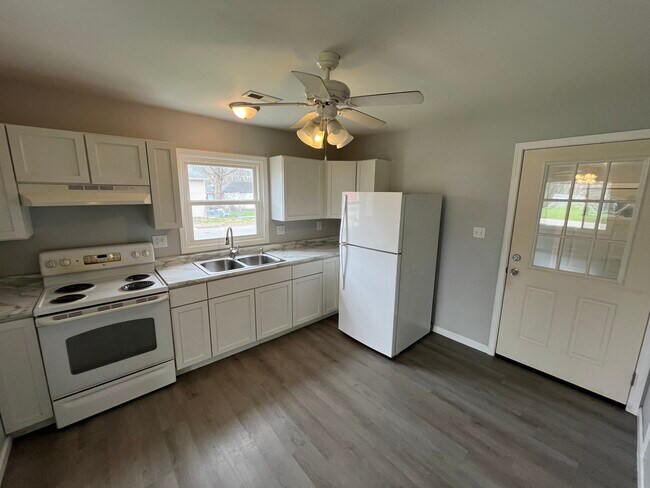 Photo - 703 E 28th St