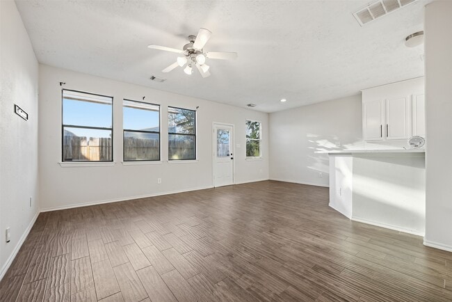 Photo - 6058 Shelbourne Park Ln