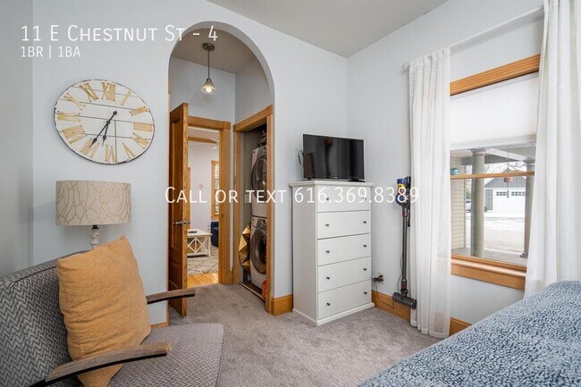 Photo - 11 E Chestnut St