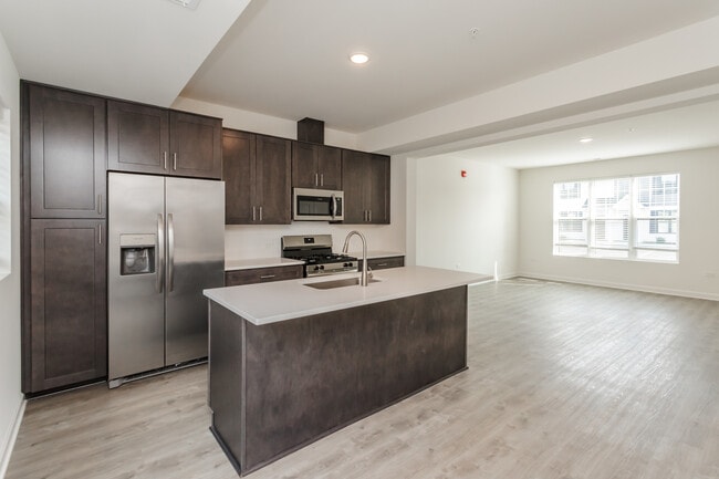Photo - 1432 Naperville Wheaton Rd