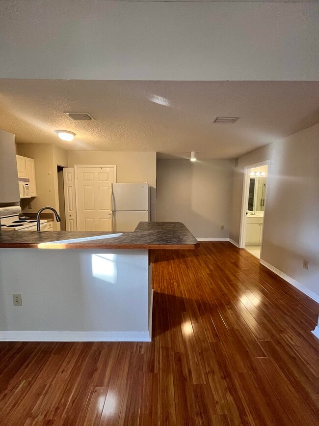 Photo - 39209 Harbour Vista Cir