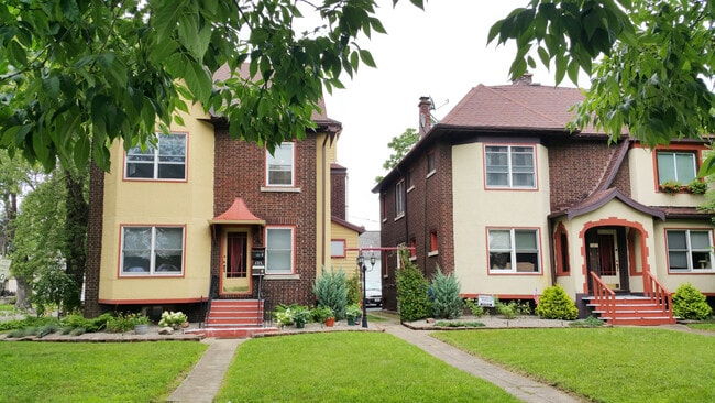 Building Photo - 123 McKinley Pkwy Unit 6