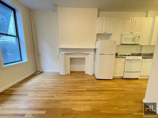 Photo - THIRD AVENUE Unit 16