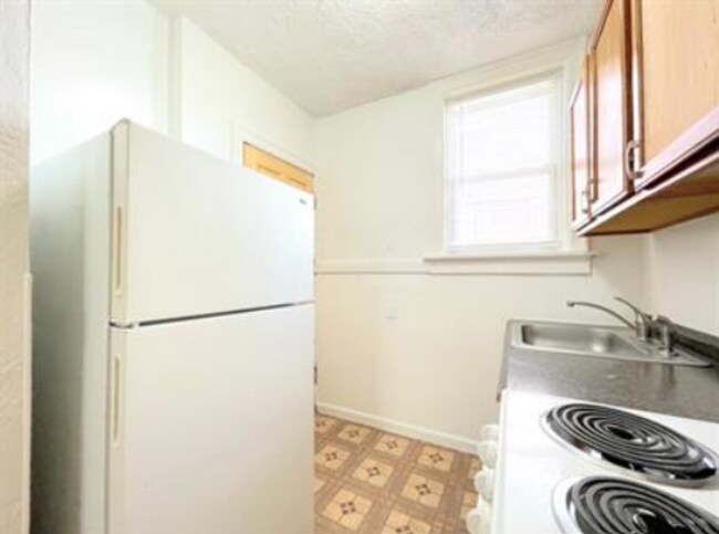 3619 Hereford St Unit 2S