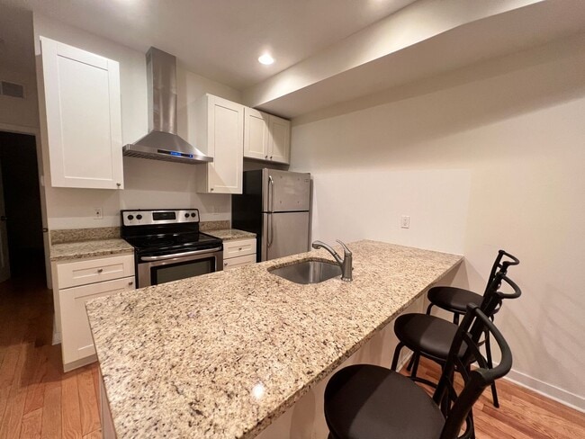 Photo - 530 N 36th St Unit 2F