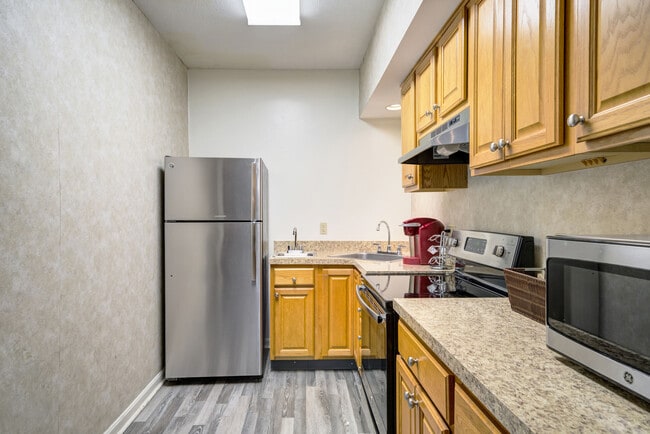 Building Photo - Waterford Village Rental