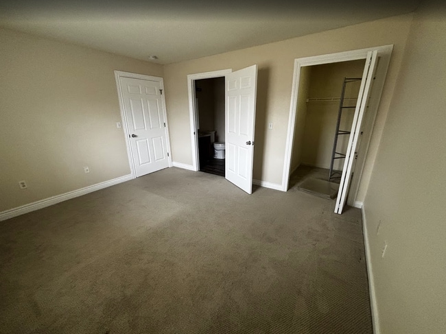 Photo - 542 Pewaukee Rd Unit A