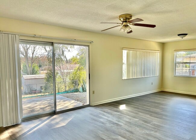 Photo - 3/2/2 Home in Silver Spring Shores