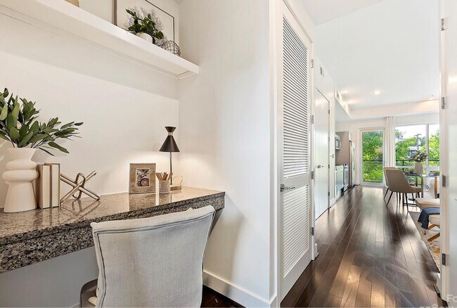 Photo - 1133 Metropolitan Ave Unit 203