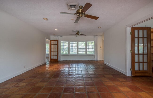 Photo - 1300 Walnut Terrace