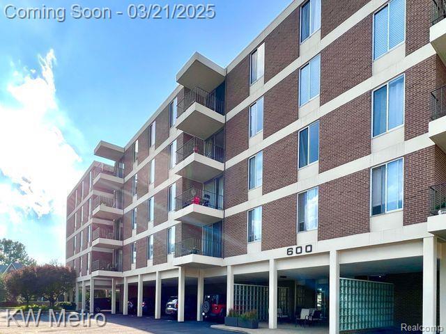 Photo - 600 W Brown St Condo Unit 303