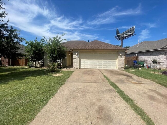 Building Photo - 209 N Kings Canyon Dr Rental
