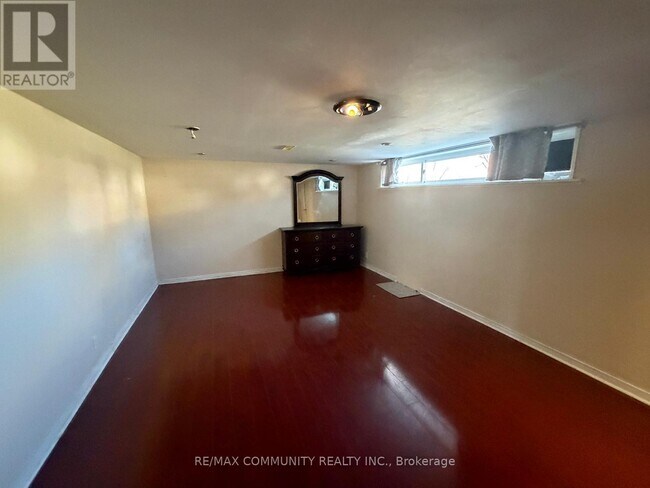 Photo - 52 Grassington Crescent