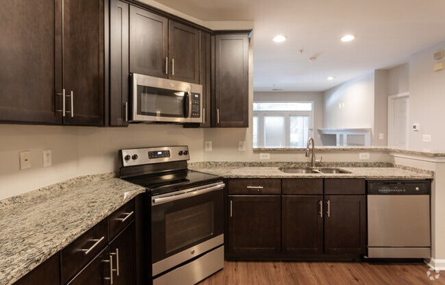 2BR, 2BA - 1271 SF