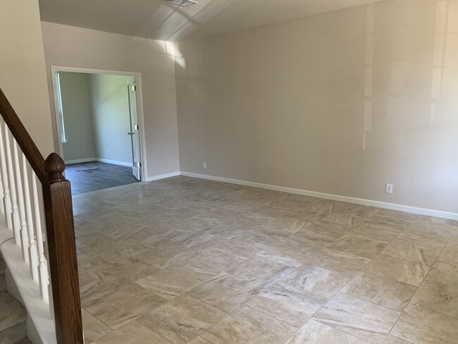 Photo - 8711 Redwood Bend