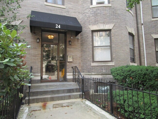 Building Photo - 24 Peterborough St Unit 12 Rental