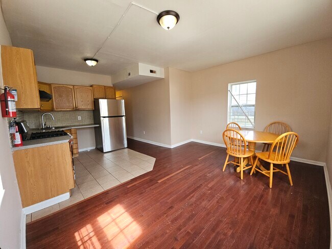 Photo - 522 N Indiana Ave Unit B