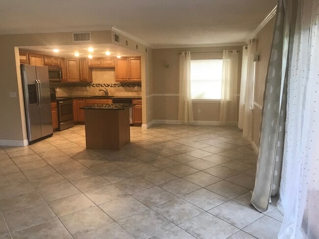 Building Photo - 2469 Twin Dr Unit 23