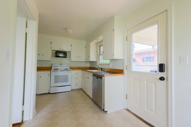 Photo - 1036 NE 98th St