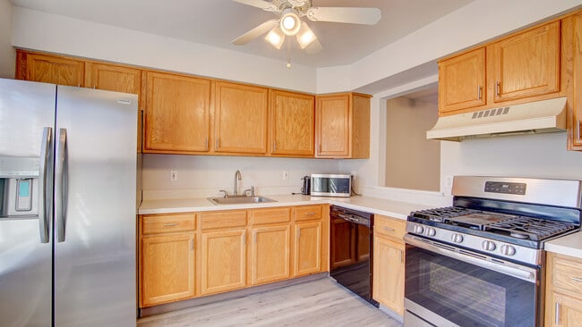 Photo - 27 Haverford Ct