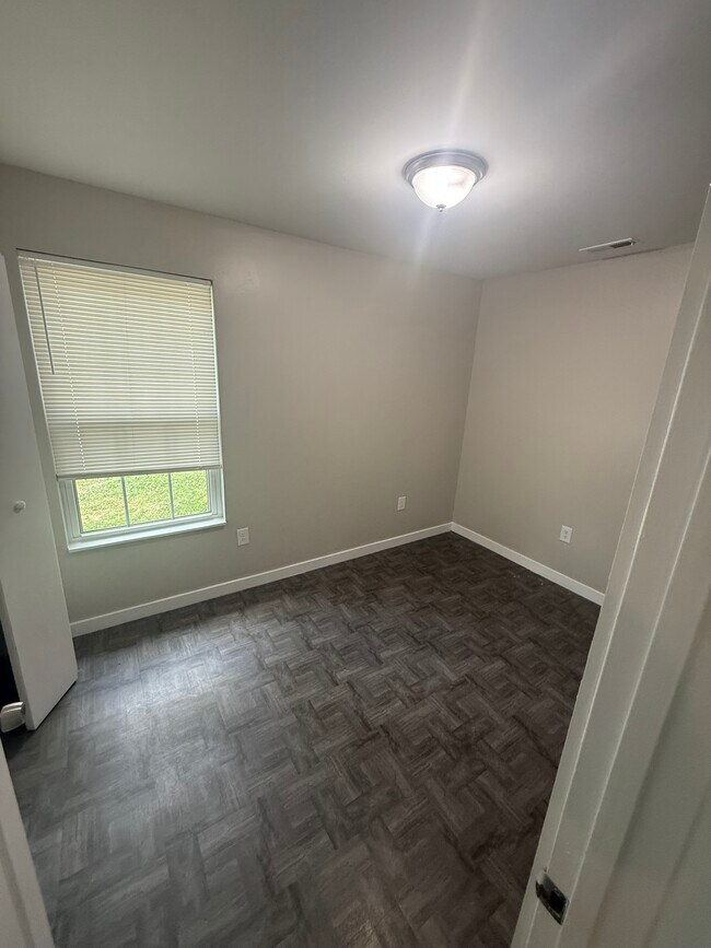 Photo - 204 Cude Ln