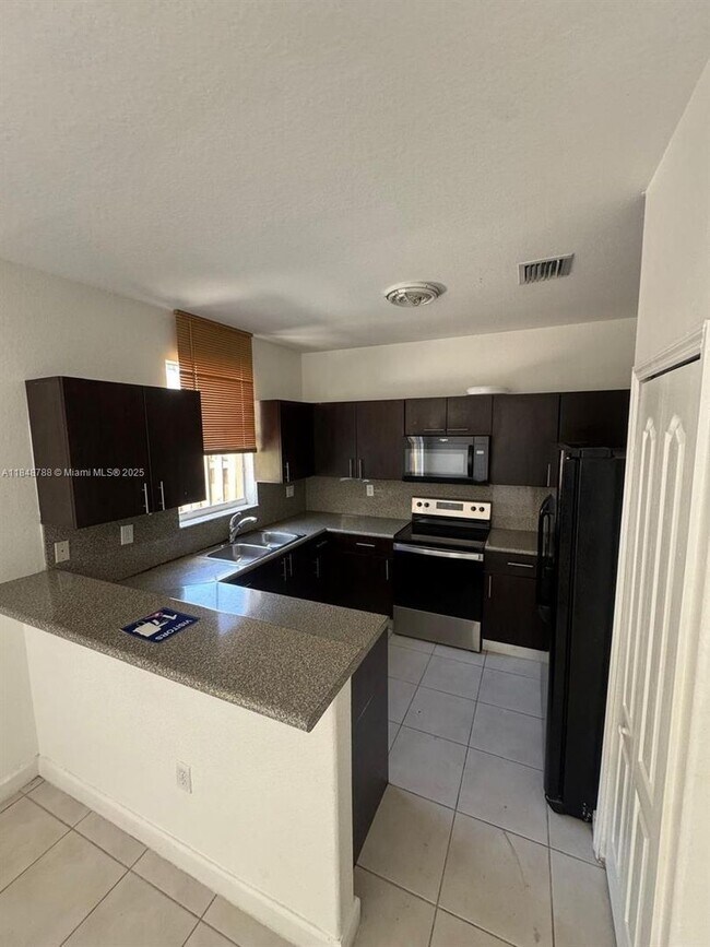 Building Photo - 15071 SW 9th Ln Rental