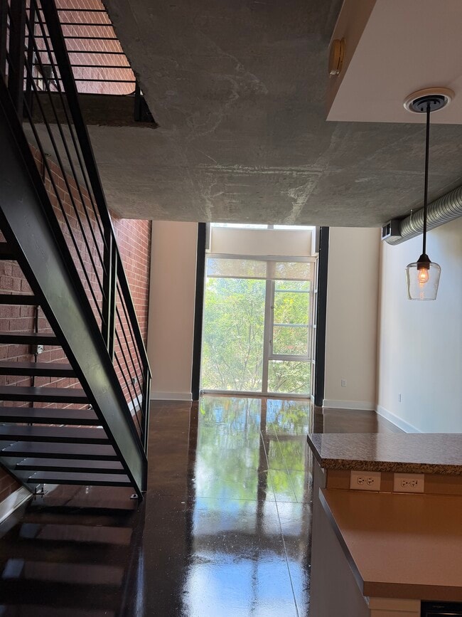 710 W Trade St Unit Gateway Loft #302