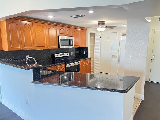 Photo - 1770 NE 191st St Unit 509-1