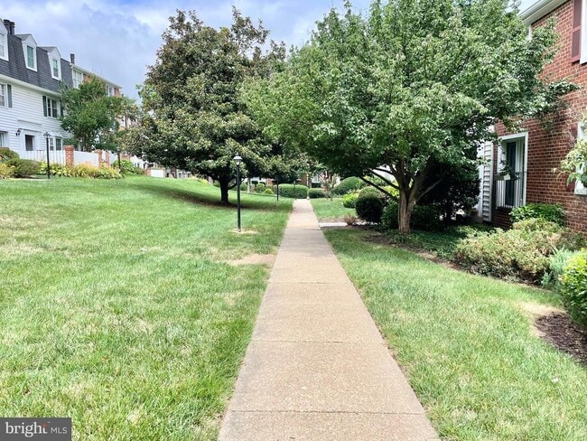 Photo - 2713 S Walter Reed Dr Unit B