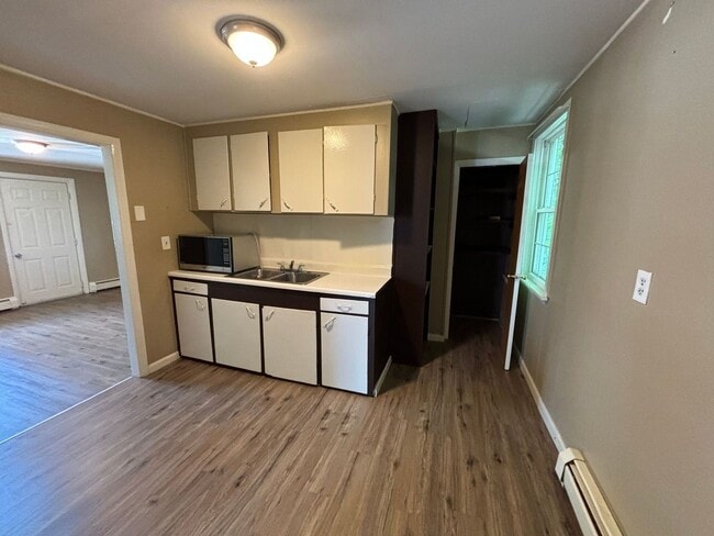 Building Photo - 81 - 85 College Ave Unit 1 Rental